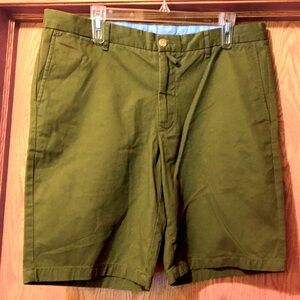 Thomas Dean 36 x 10” olive green cotton twill preppy shorts EUC